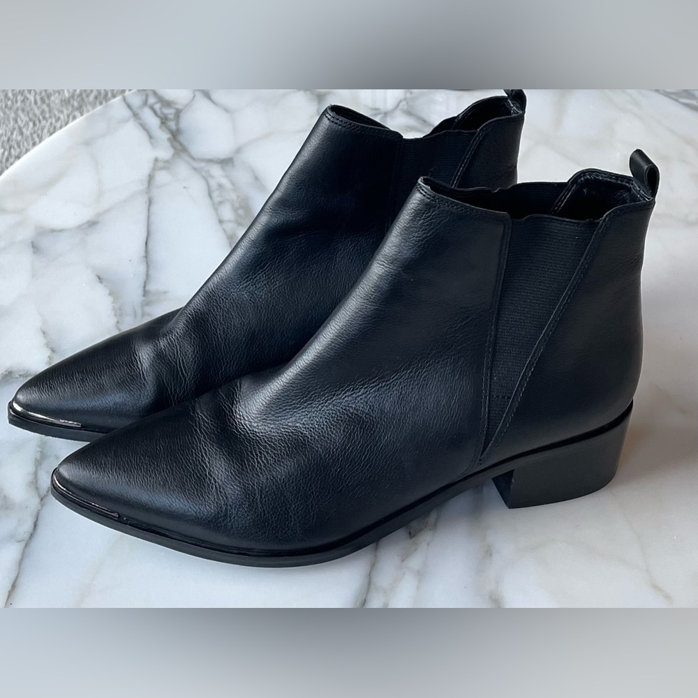 Marc Fisher Yale Pointy Toe Chelsea Booties, Black Leather, Size 7.5 - Picture 4 of 12